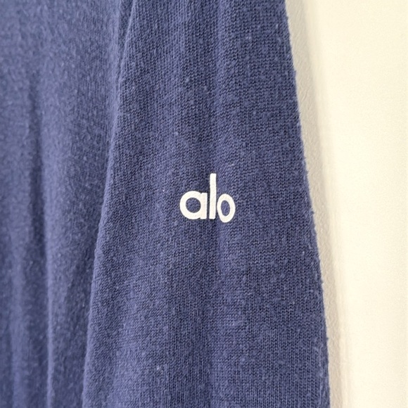 Alo Yoga Women's Long Sleeve, Blue - Size S - Picture 4 of 6